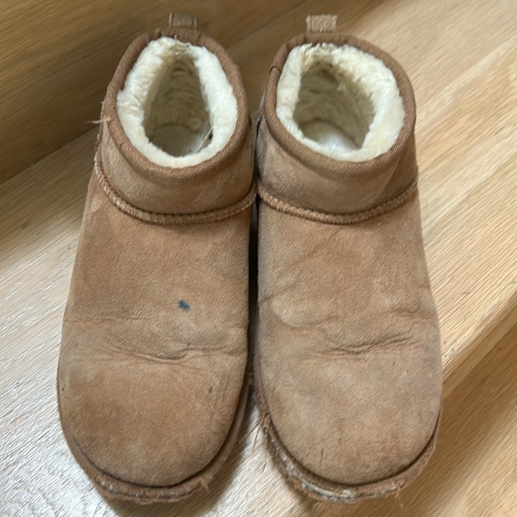 Ugg suede kids micro boots, used, size 5 - Picture 3 of 4
